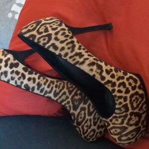 YSL leopard print heels - size 40 (US9)